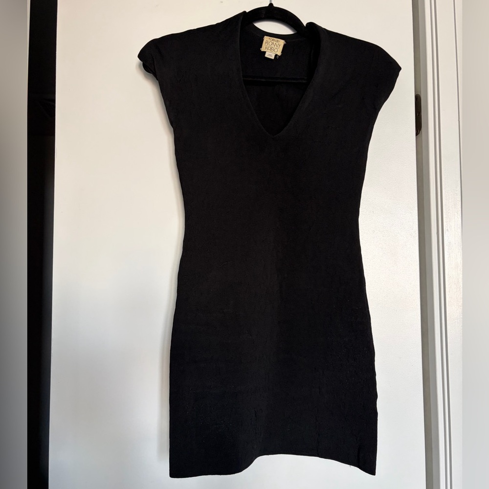 Elegant Black V-Neck Dress with shoulder pads